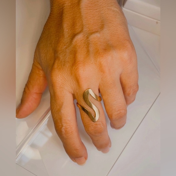 NWT WOMEN'S RING STAINLESS STEEL GOLD SIZE 9 - Picture 16 of 17